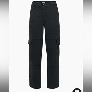 Aritzia Wilfred Free
Maeve Cargo Pant